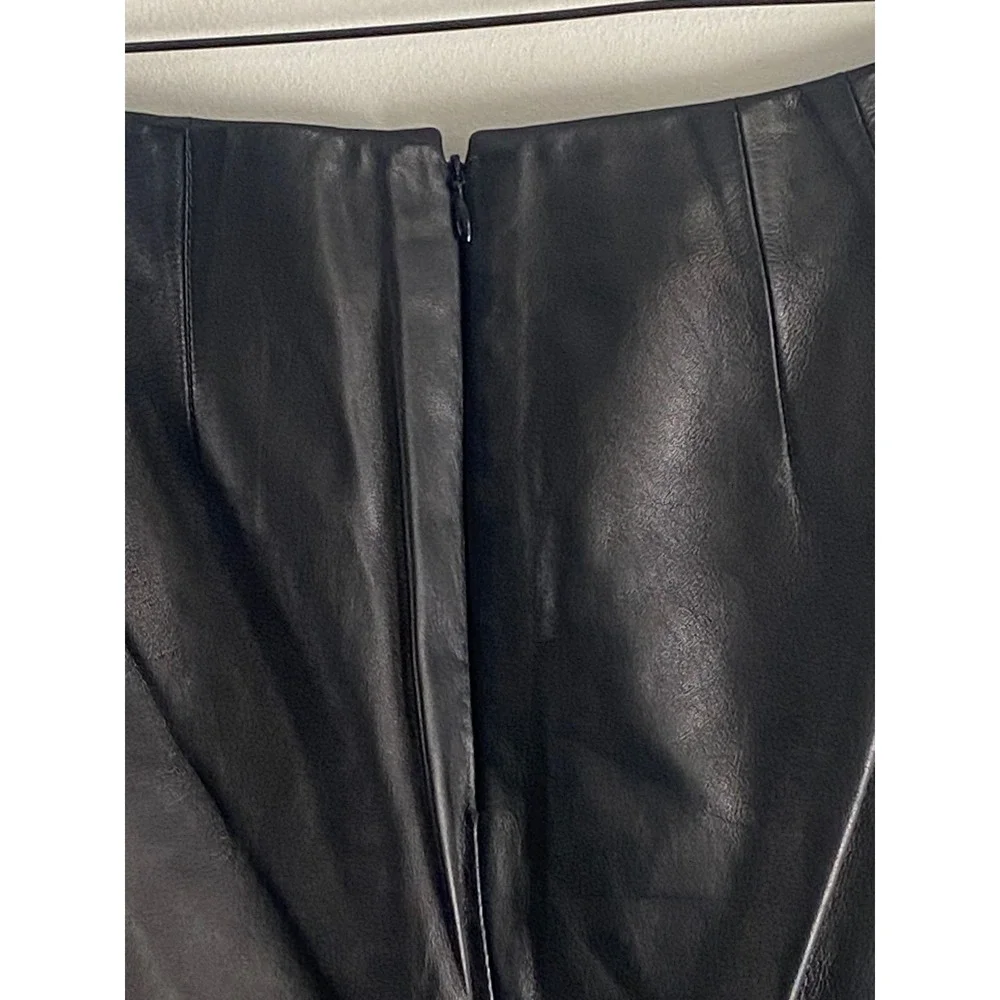 Classic Talbots Lambskin Leather Straight Pencil Skirt
Size 8 - Picture 5 of 10